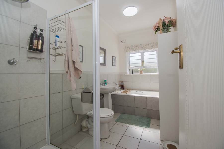 4 Bedroom Property for Sale in Parel Vallei Western Cape